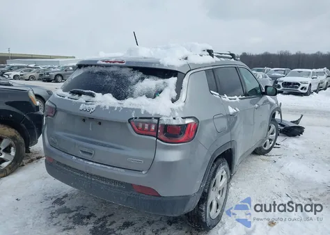 2019 Jeep Compass Latitude 4X4 z USA, uszkodzony, nr VIN 3C4NJDBBXKT641204